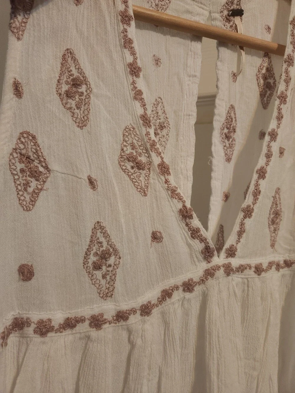 $108 FREE PEOPLE SLEEVELESS DIAMOND EMBROIDERED TOP IVORY S